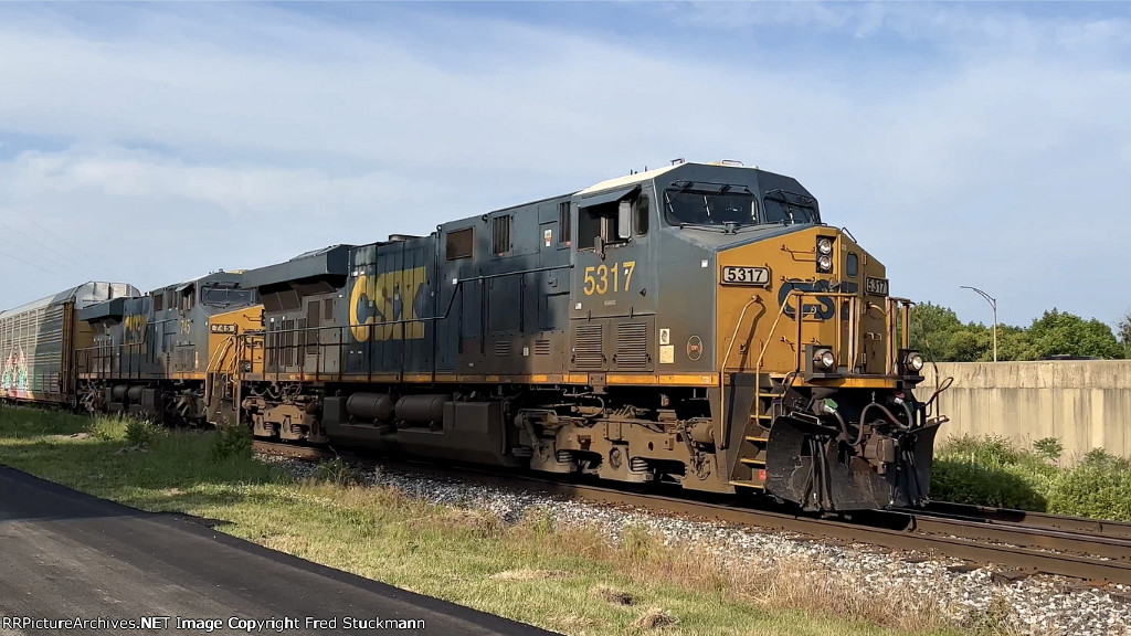 CSX 5317 leads I138.